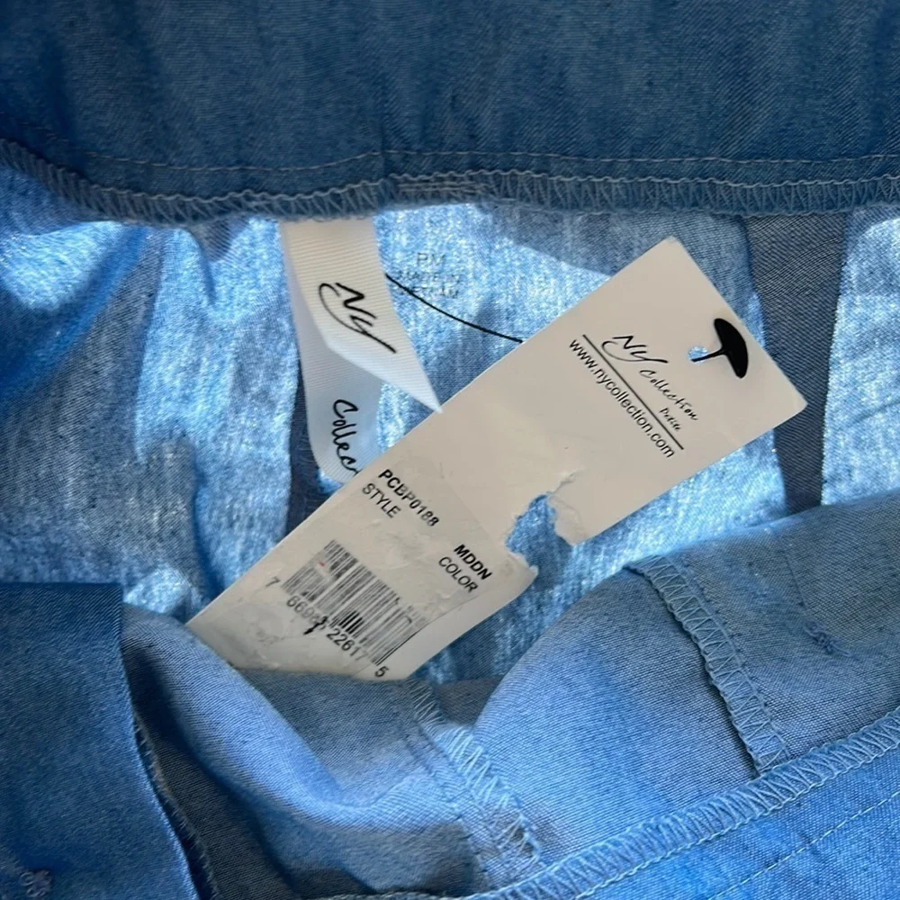 NWT NY Collection blue sailor pants. Cute dual buttons, wide leg. Women’s PM.